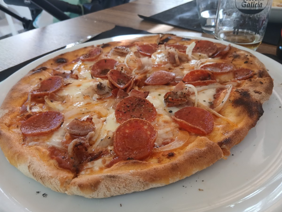 Pizza al horno de leña